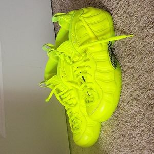 Nike Foamposite Volt